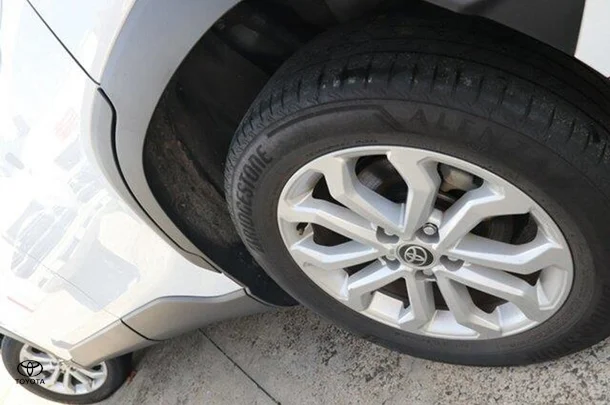 2023 Toyota Corolla Cross Hybrid GX image 4