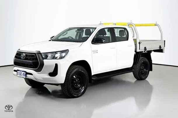 2023 Toyota Hilux SR image 4