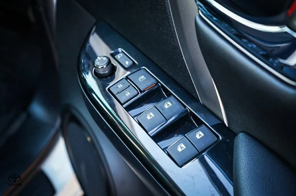 2023 Toyota Fortuner Crusade image 14