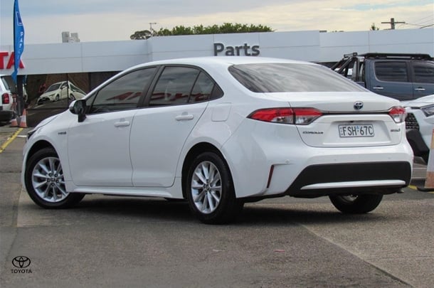 2022 Toyota Corolla Sedan Hybrid Ascent Sport image 4