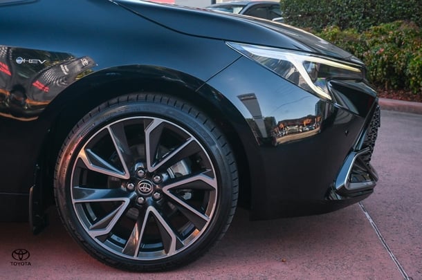 2024 TOYOTA Corolla Hatch Hybrid ZR image 23