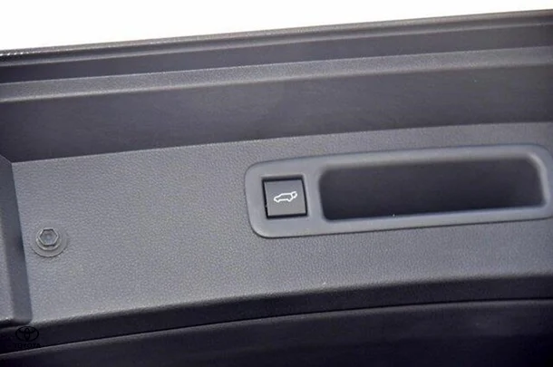 2023 Toyota Kluger Hybrid AWD GRANDE image 11