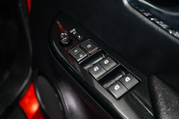 2019 Toyota Hilux 4x4 Rugged X image 15