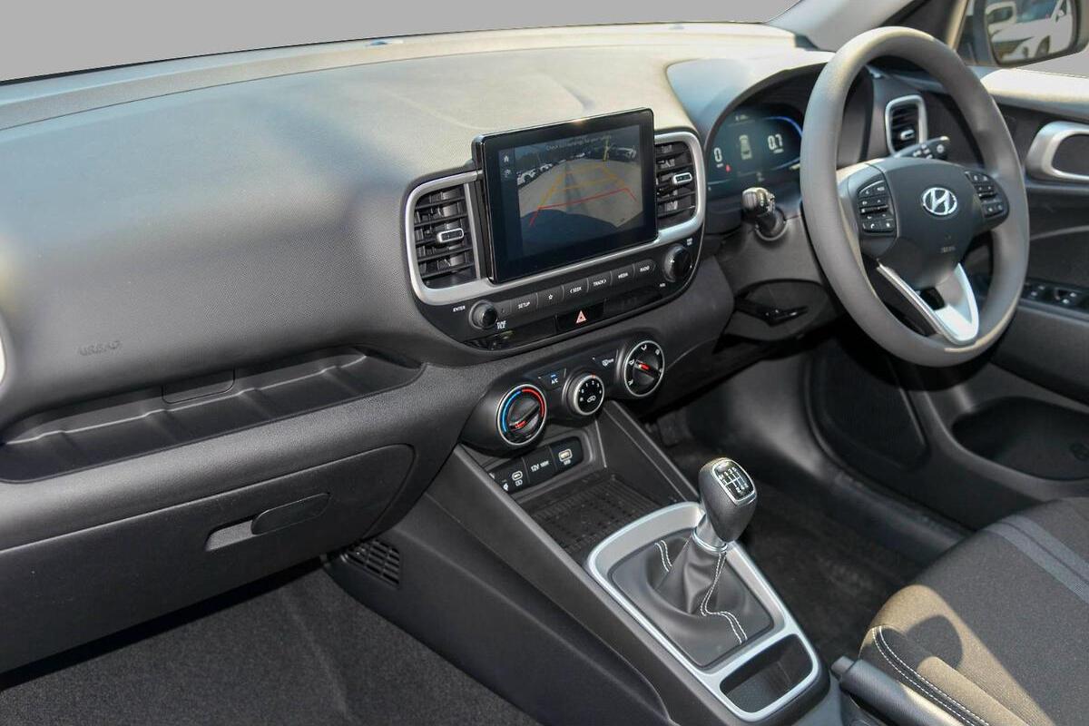 2025 Hyundai Venue Manual MY25 image 7