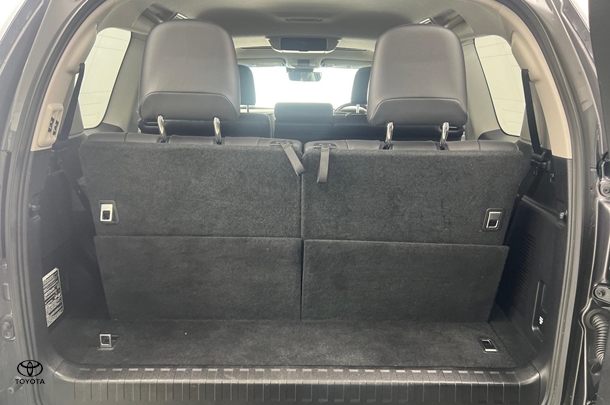 2023 Toyota Prado Kakadu image 17