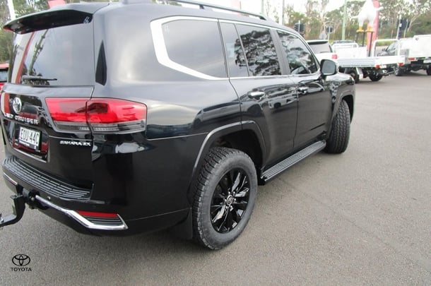 2022 Toyota Landcruiser Sahara ZX image 3