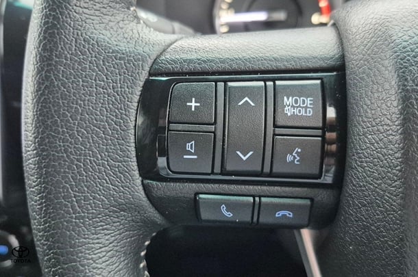 2021 Toyota Hilux SR5 image 19