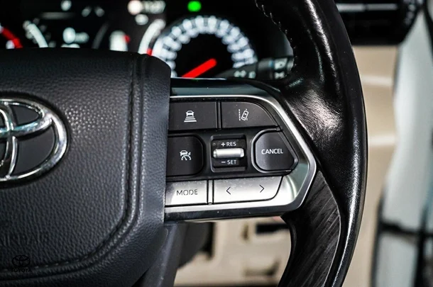 2023 Toyota Landcruiser Sahara ZX image 19