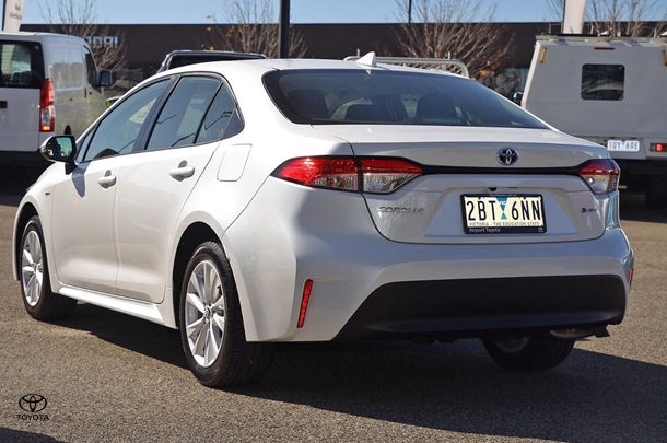 2024 Toyota Corolla Sedan Hybrid Ascent Sport image 13