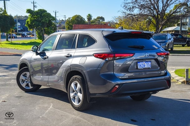 2023 Toyota Kluger Hybrid GX image 2