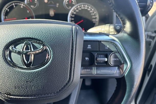 2022 Toyota Landcruiser GXL image 15