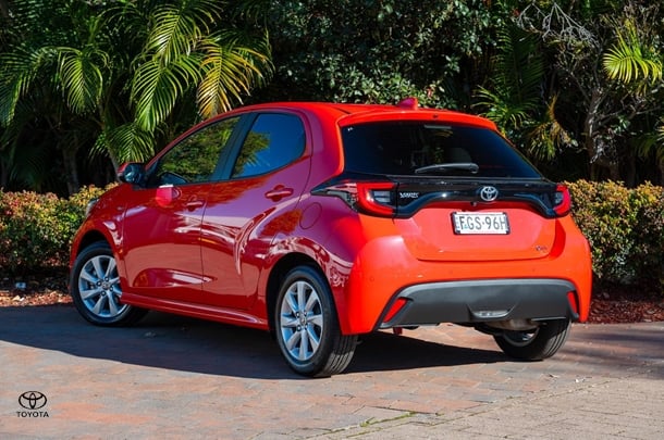 2024 TOYOTA Yaris Hybrid SX image 2