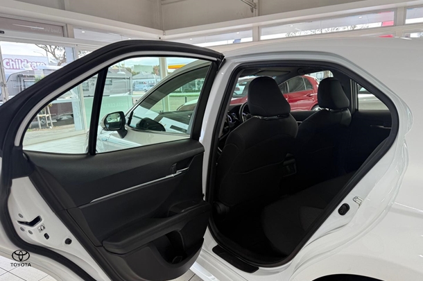 2023 Toyota Camry Hybrid Ascent image 11