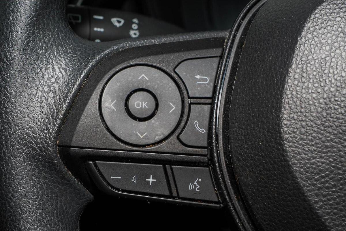 2024 Toyota Corolla Cross GX Auto 2WD image 14