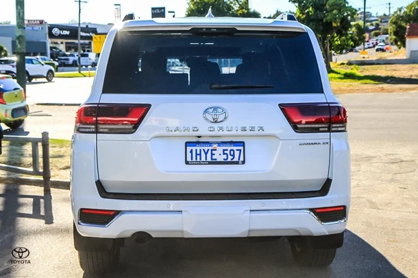 2022 Toyota Landcruiser Sahara ZX image 5