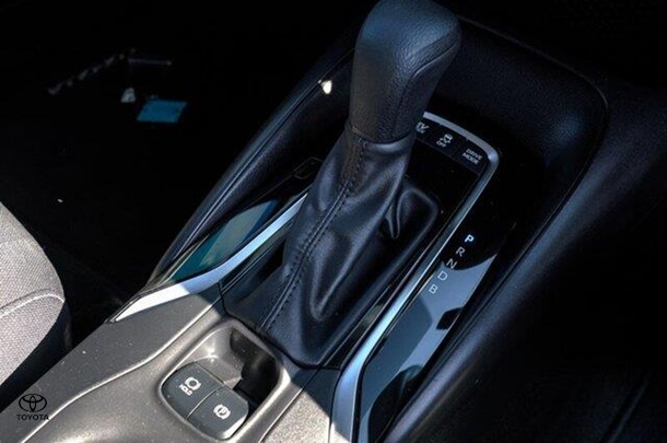 2024 Toyota Corolla Hatch Hybrid Ascent Sport image 17