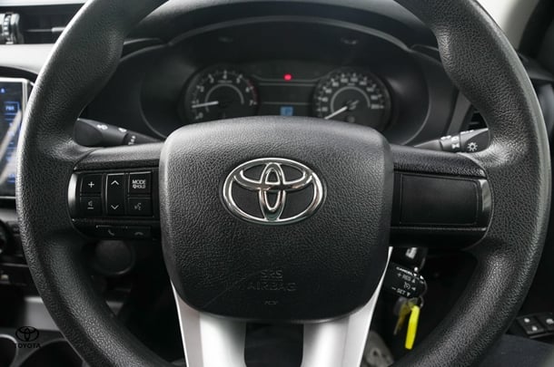 2019 Toyota HILUX Workmate image 16