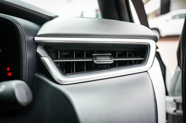 2024 Toyota Corolla Hatch Hybrid Ascent Sport image 15
