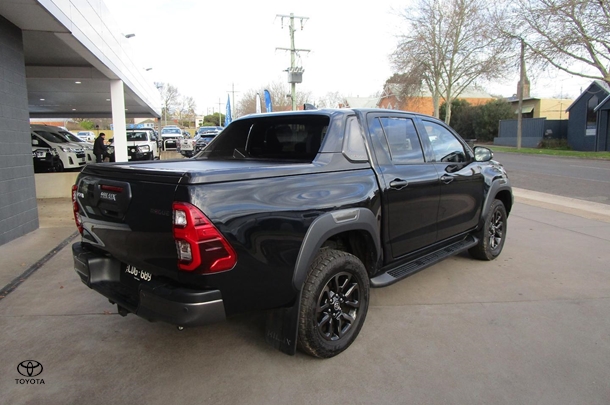 2022 Toyota Hilux 4x4 Rogue image 6