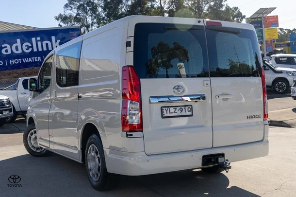 2022 Toyota HIACE LWB image 2