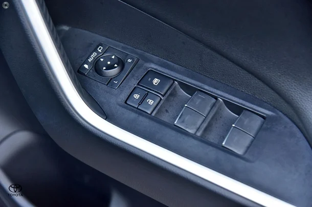 2024 Toyota RAV4 Hybrid Cruiser 2WD image 14