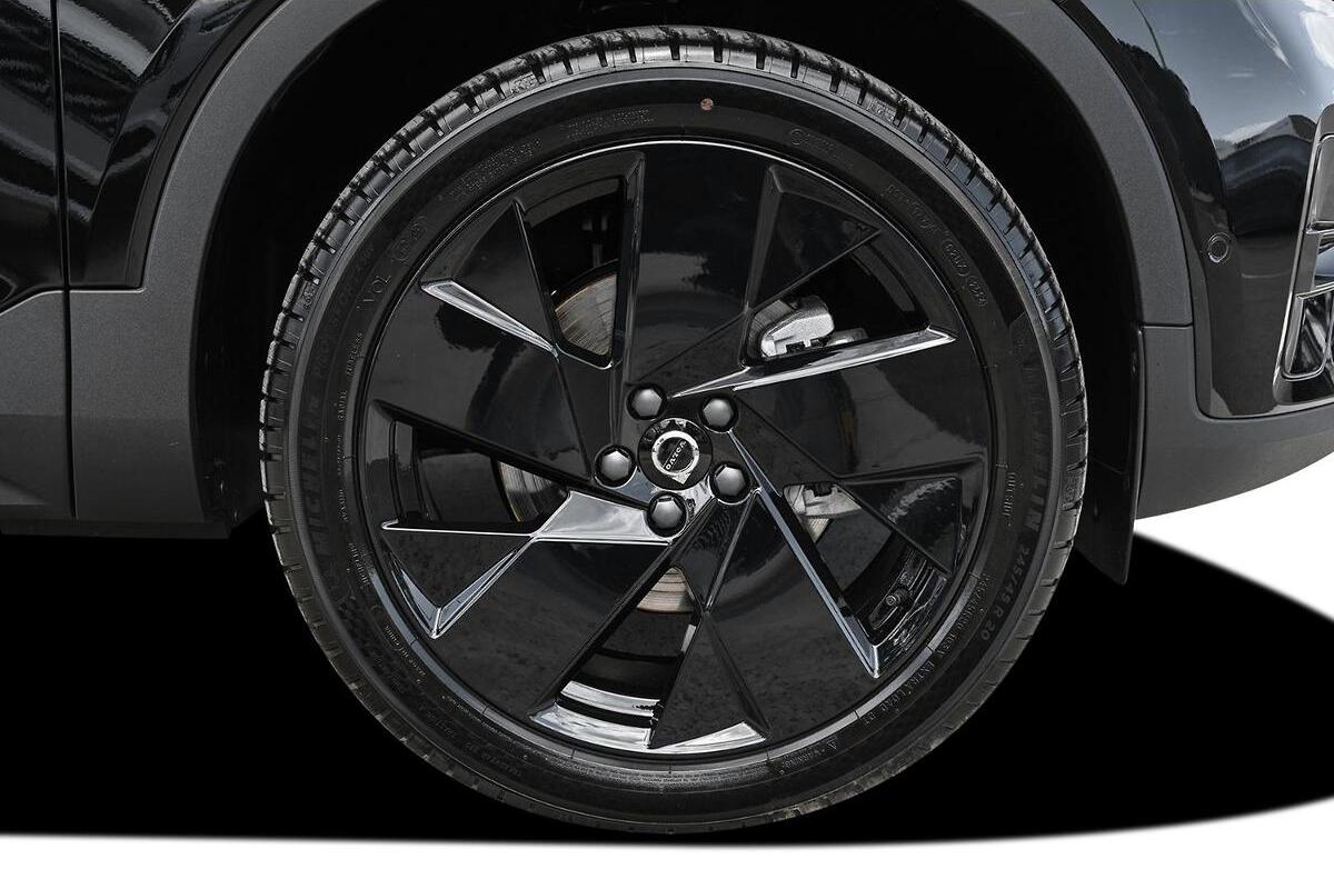 2024 Volvo XC40 Black Edition Auto AWD MY25 image 17