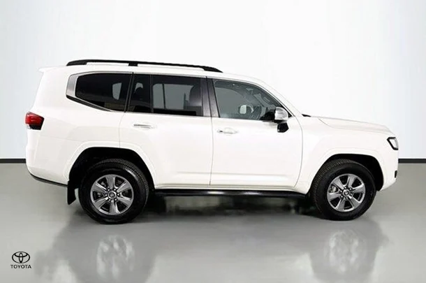 2022 Toyota LANDCRUISER Sahara image 11