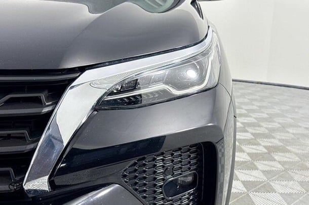 2023 Toyota FORTUNER GXL image 3