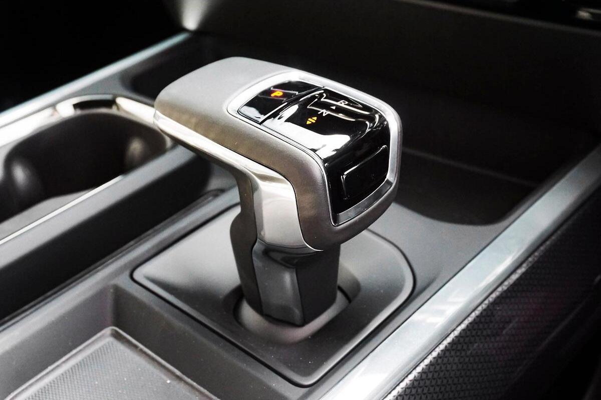 2025 Chevrolet Silverado 1500 ZR2 W/Tech Pack Auto 4x4 MY24 image 17