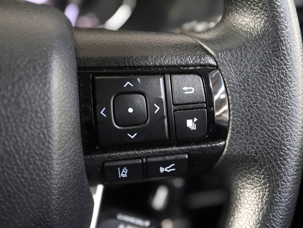 2022 Toyota Hilux Workmate image 10