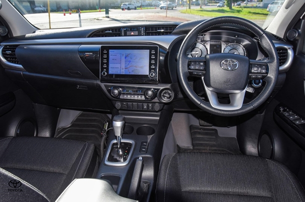 2023 Toyota HILUX SR5 image 19