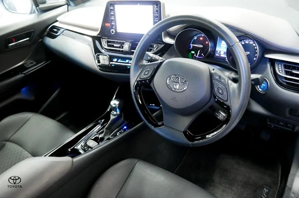 2022 Toyota C-HR Hybrid Koba 2WD image 4