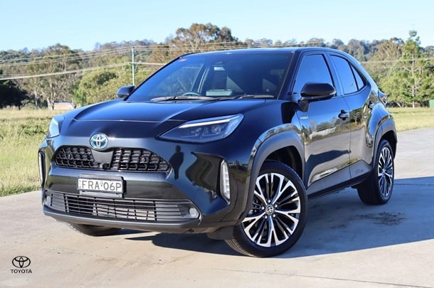 2022 Toyota Yaris Cross Hybrid Urban image 3