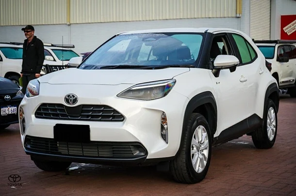 2024 Toyota Yaris Cross Hybrid GX image 4
