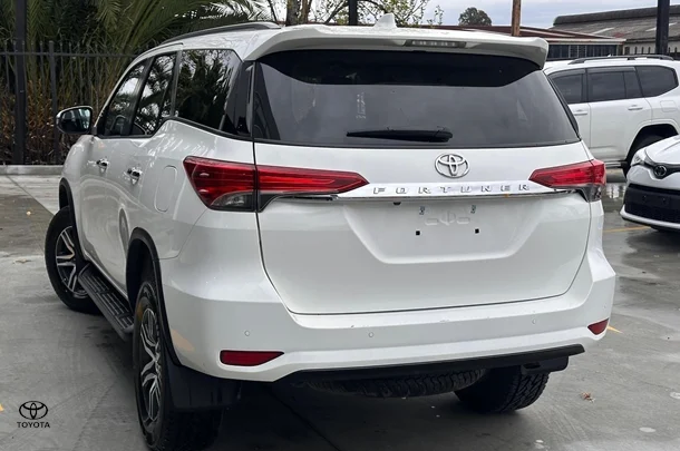 2023 Toyota Fortuner GXL image 2