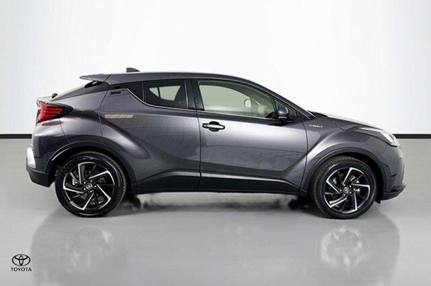 2022 Toyota C-HR Hybrid Koba 2WD image 11