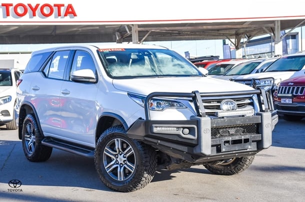 2019 Toyota Fortuner GX image 1