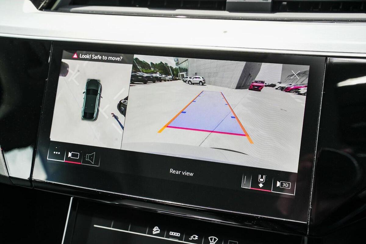 2025 Audi Q8 e-tron 55 Auto e-quattro MY25 image 11