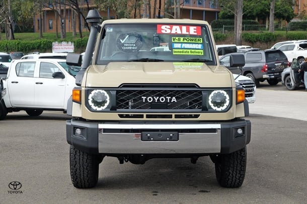 2024 Toyota LC MILITARY GXL image 4