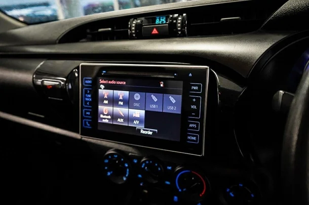 2019 Toyota Hilux 4x4 SR image 22