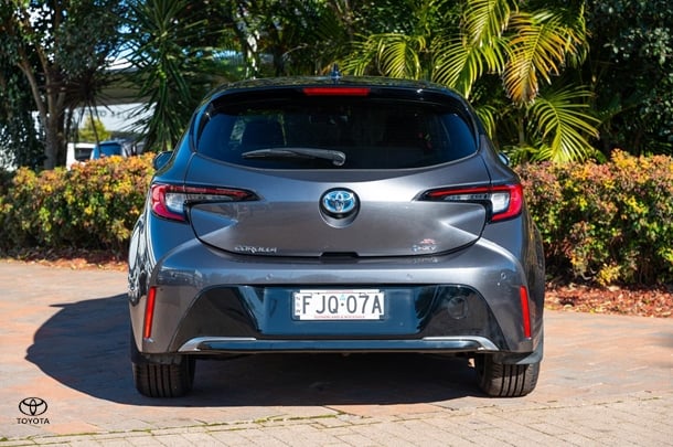 2024 TOYOTA Corolla Hatch Hybrid ZR image 5