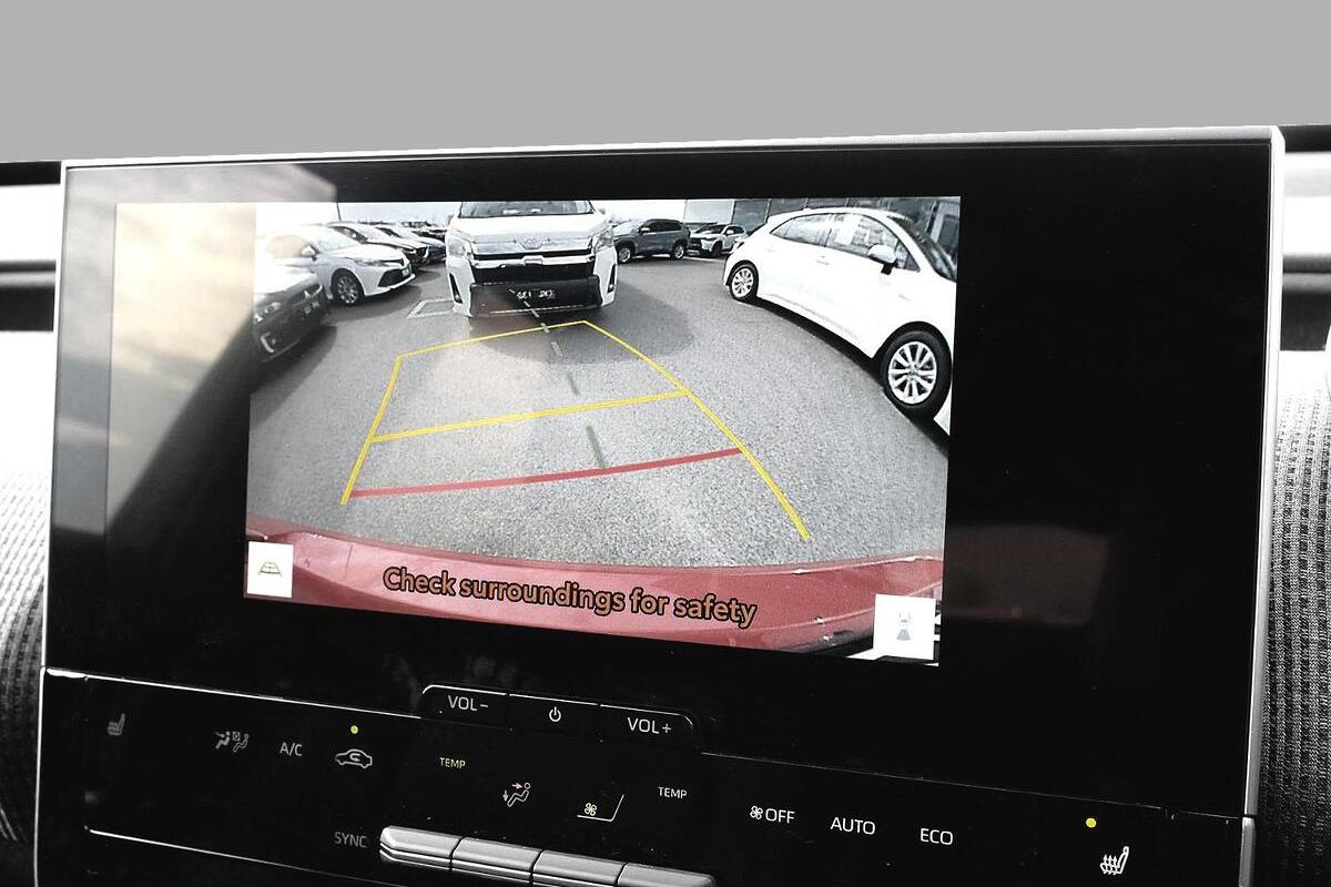 2024 Toyota bZ4X Auto 2WD image 11