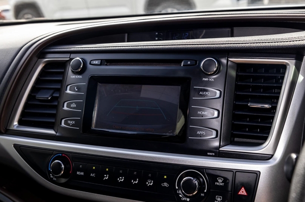 2017 Toyota KLUGER GX AWD image 16