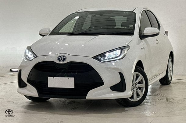 2023 Toyota Yaris Hybrid SX image 1