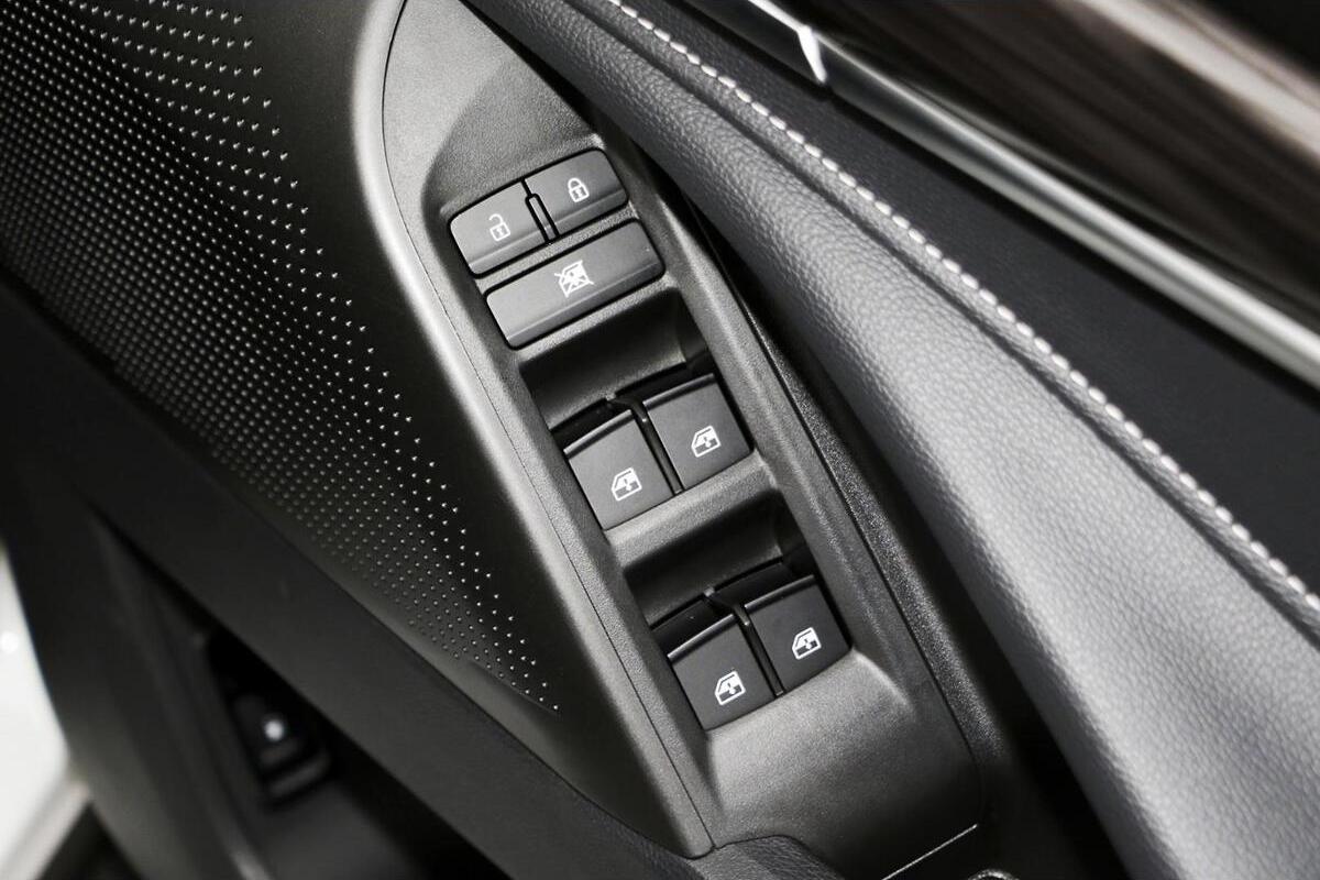 2024 LDV D90 Executive Auto image 22