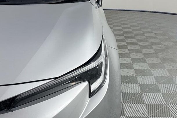 2023 Toyota Corolla Sedan Hybrid Ascent Sport image 3