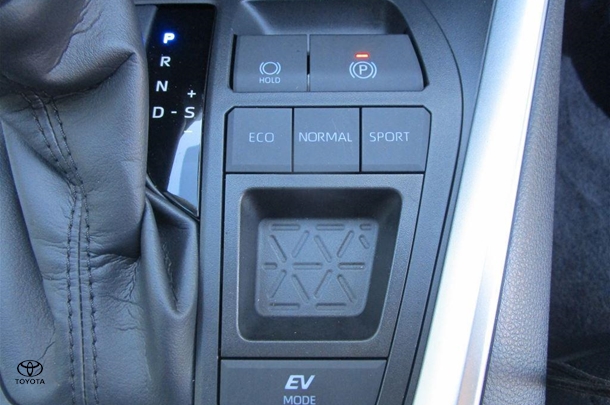 2025 Toyota Rav4 Hybrid Cruiser 2WD image 17
