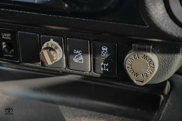 2021 Toyota HILUX SR5 image 22