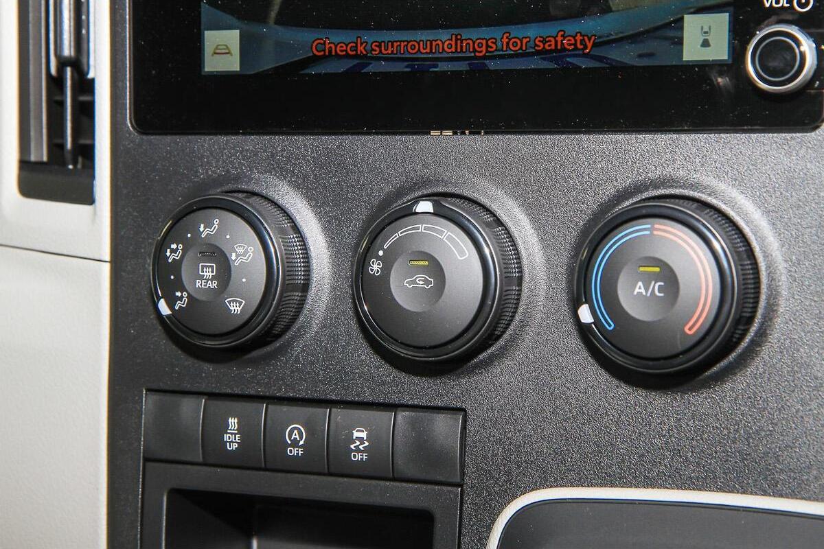 2024 Toyota Hiace LWB Auto image 13