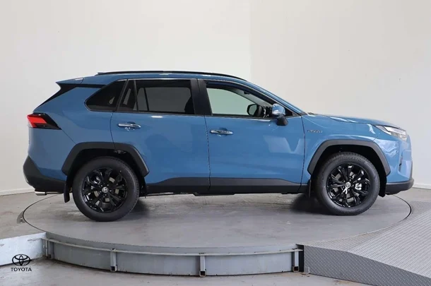 2024 Toyota RAV4 Hybrid Cruiser 2WD image 4